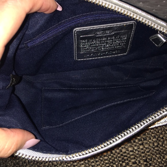 Like New Coach Navy and Silver Purse 👛💙 - Picture 4 of 4